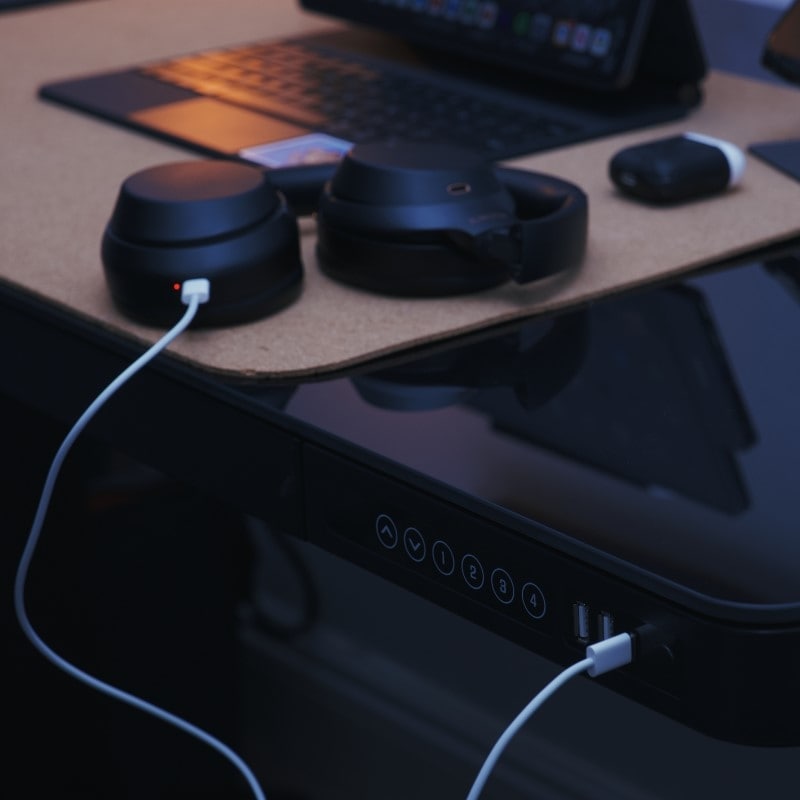 **Standing desk** with chrging port