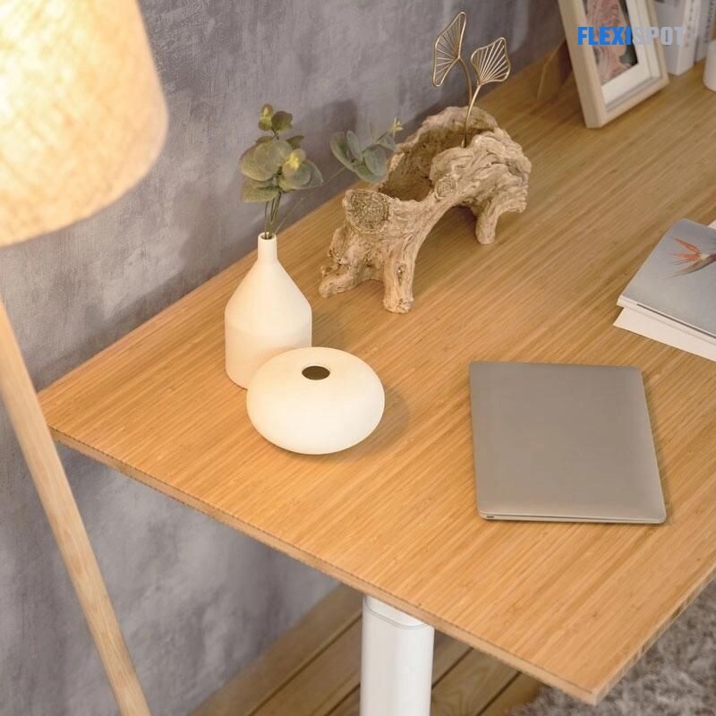 Elegant Honey Blonde Bamboo Desktop 