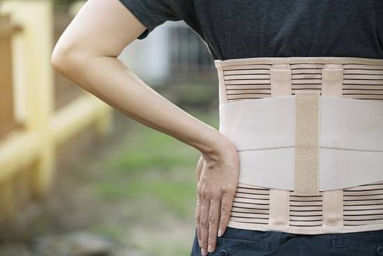 Do Posture Braces Work? The Pros, Cons and 3 Alternatives to Consider