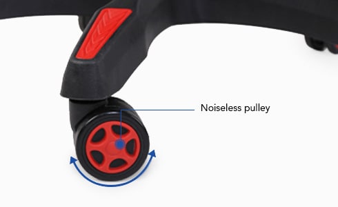 The noiseless pulley will support your movements and change of direction so you can move freely with your feet off the floor.