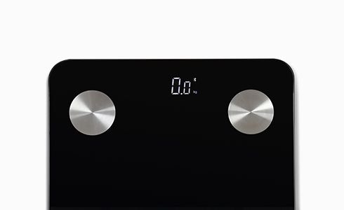 The large LED screen instantly displays your weight right on the scale without your mobile device.